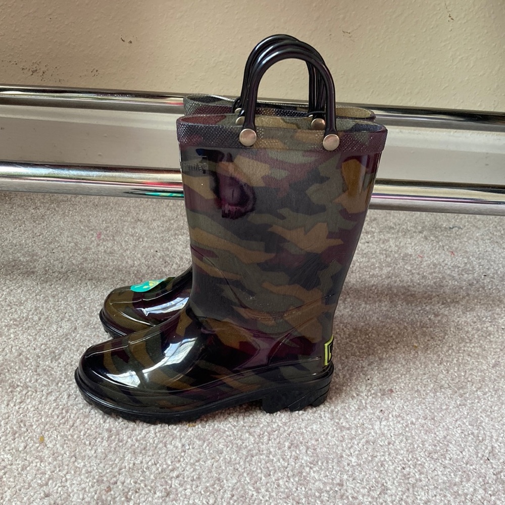Light Up Camo Rain Boot